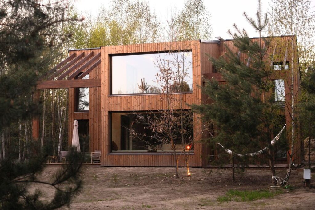 Domy modułowe Jabłonna — producent Wooden Construction z fabryką w Skierniewicach